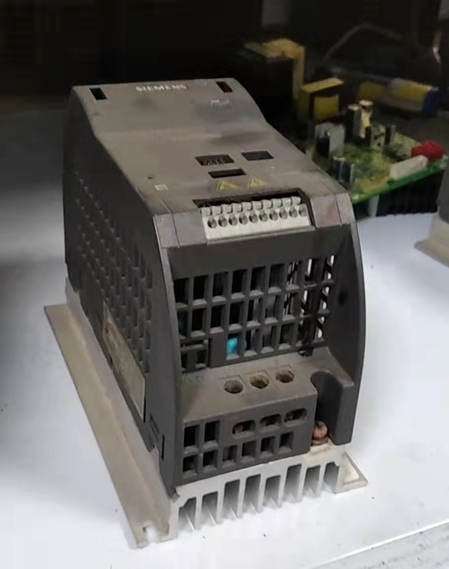 變頻器電機發(fā)熱顯示過載 變頻器電機發(fā)熱顯示過載